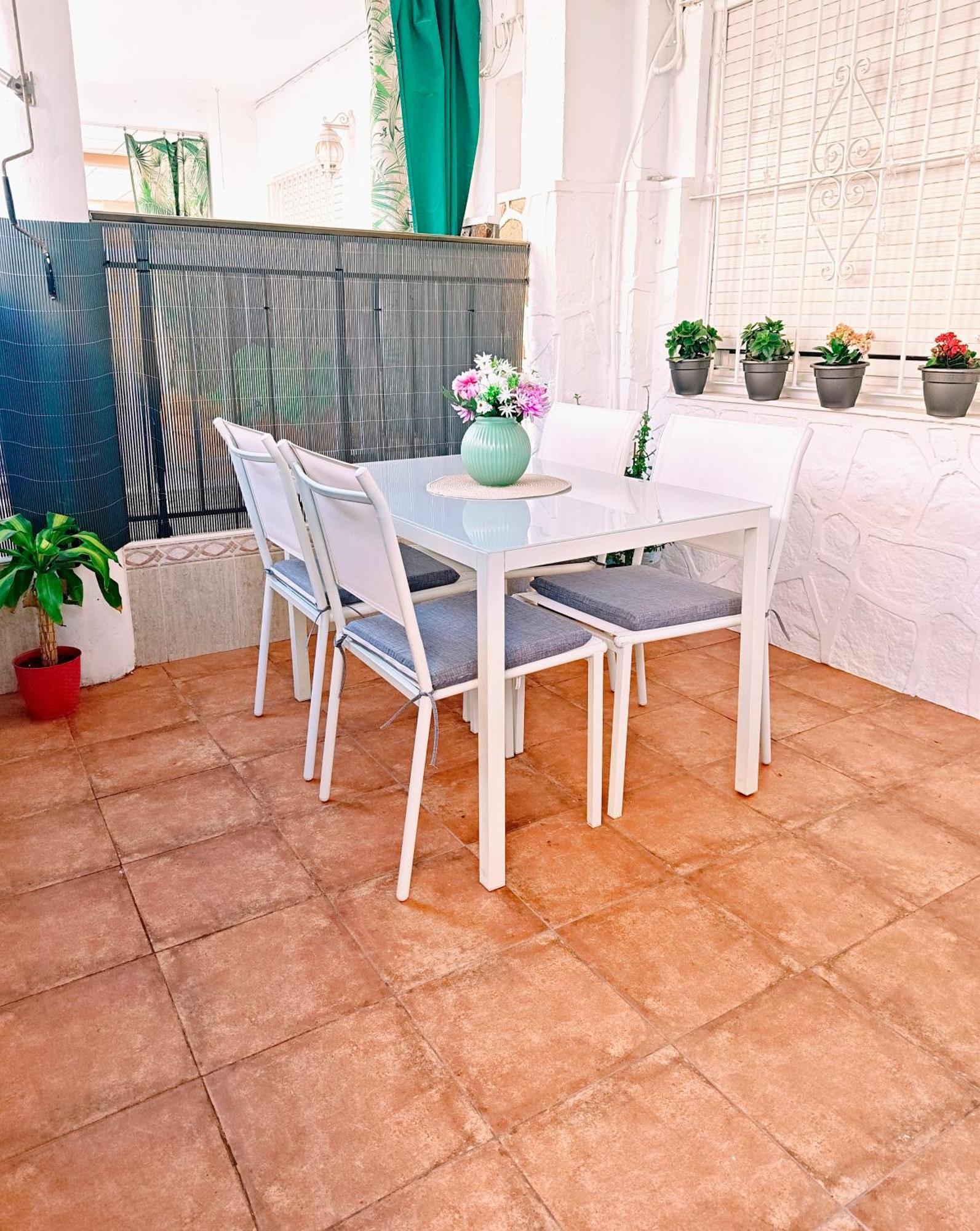 La Casita, A 2 Min A Pie De La Playa! Villa ซานตาโปลา ภายนอก รูปภาพ